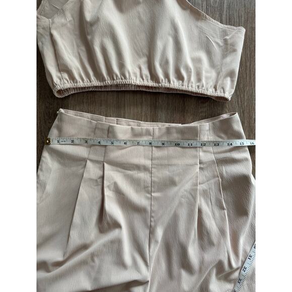 Beige One-Shoulder Crop Top and Pleated Shorts Set  Size Large - Picture 5 of 8